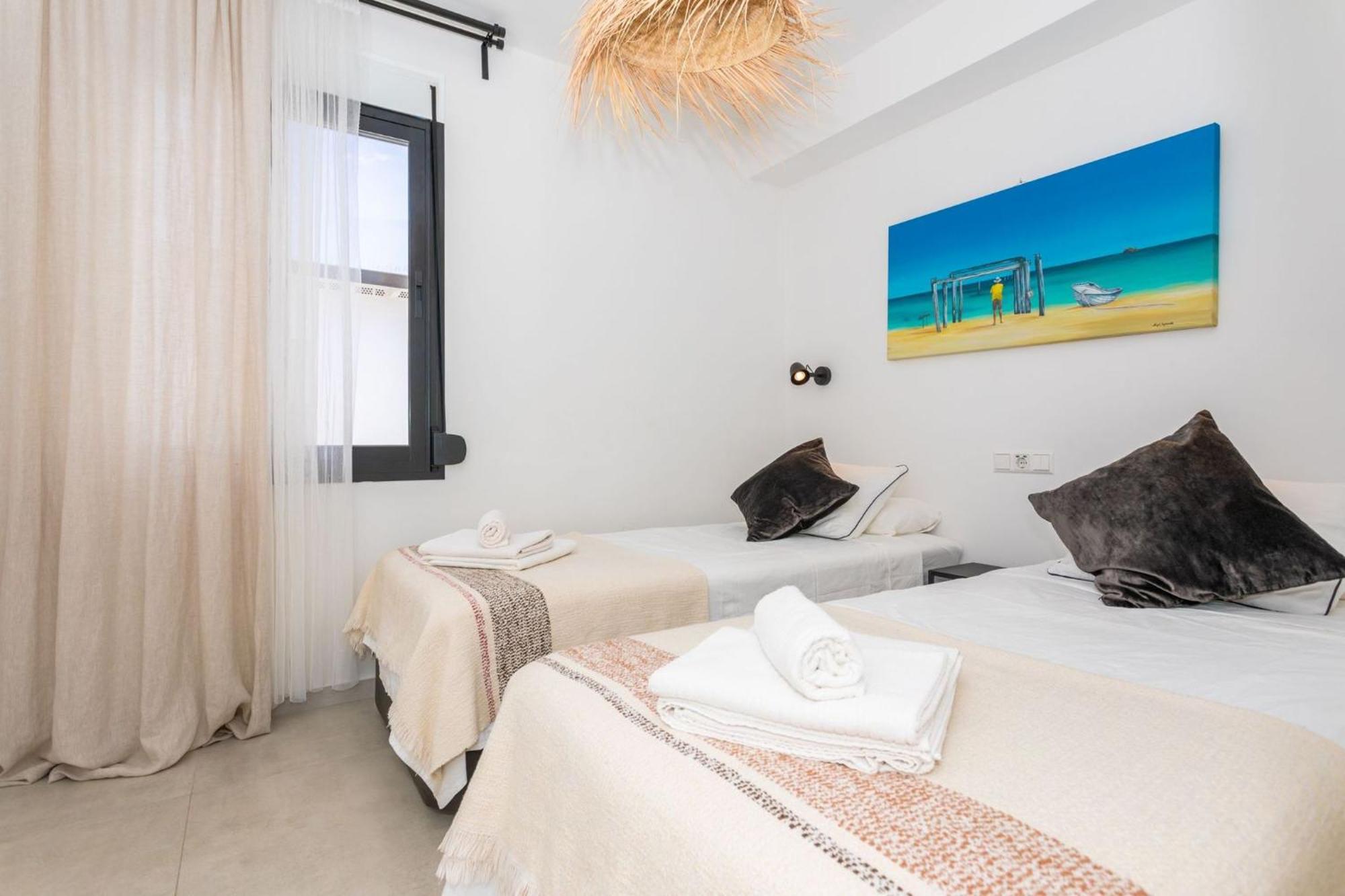 La Cala Beach Home - Beachfront Few Steps Away From Sandy Beach La Cala De Mijas Exteriör bild